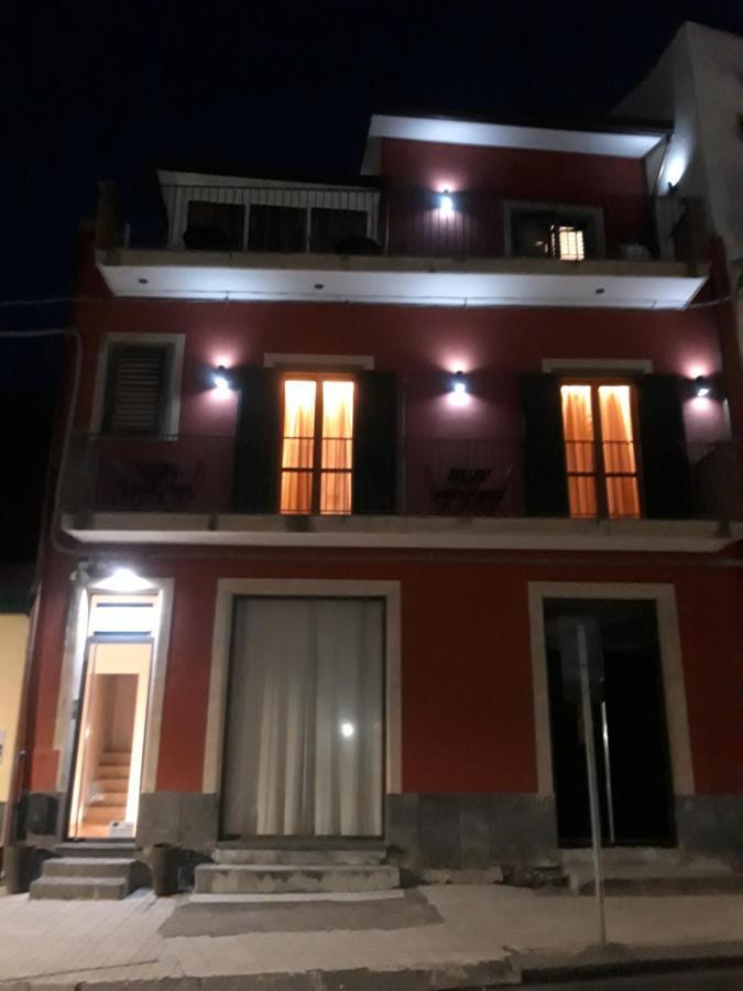 Bed & Breakfast Dietro Le Mura Aci Castello Eksteriør bilde