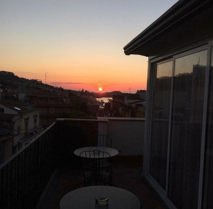 Bed & Breakfast Dietro Le Mura Aci Castello Eksteriør bilde