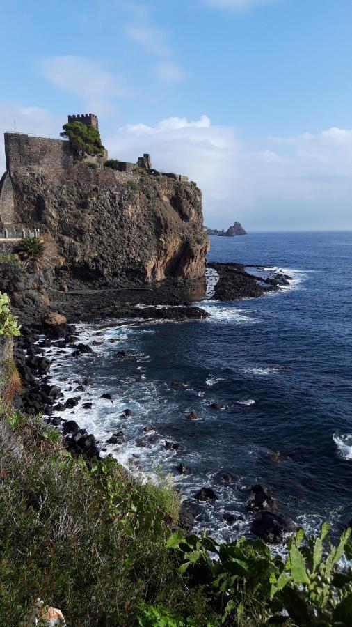 Bed & Breakfast Dietro Le Mura Aci Castello Eksteriør bilde