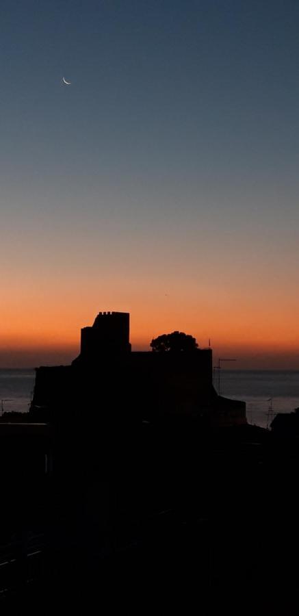 Bed & Breakfast Dietro Le Mura Aci Castello Eksteriør bilde